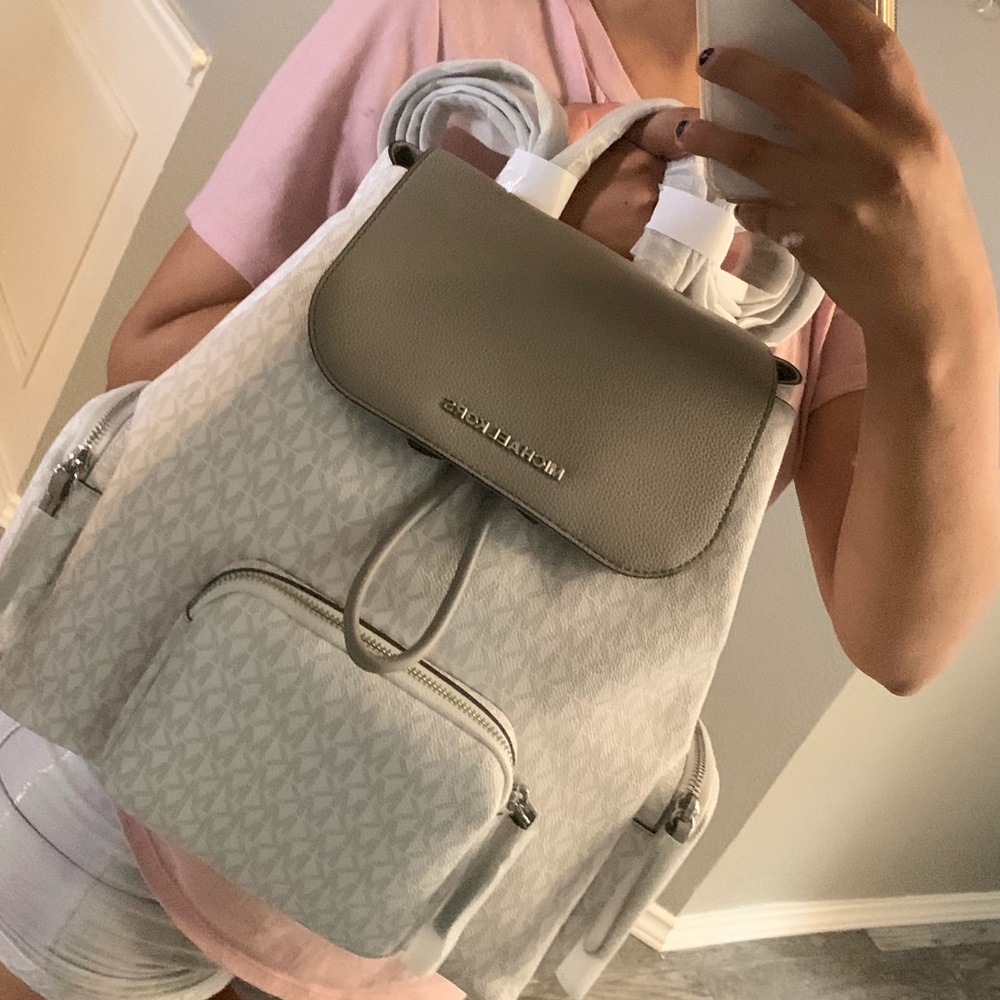 New MK backpack 🦋 large - Picture 8 of 8